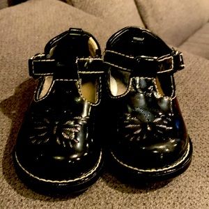Toddler girl’s shoes